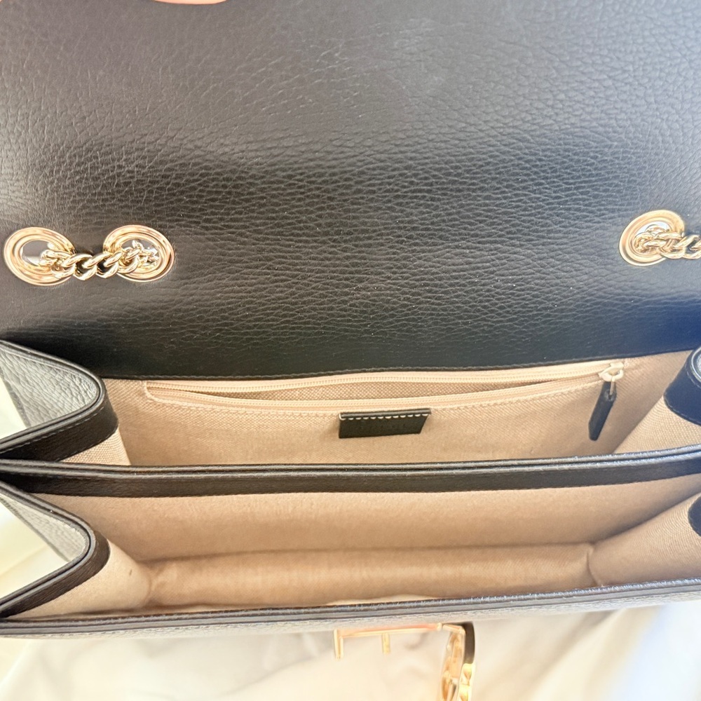Gucci Black Leather Shoulder Bag with Gold Chain - Picture 5 of 5